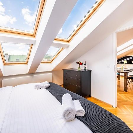 Luxurious Woodrow Wilson Apt In Prague Centre Экстерьер фото