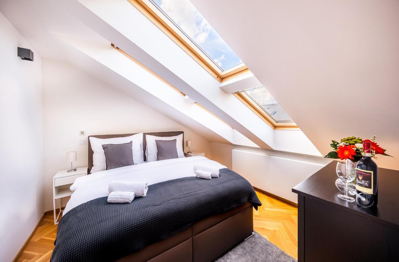 Luxurious Woodrow Wilson Apt In Prague Centre Экстерьер фото