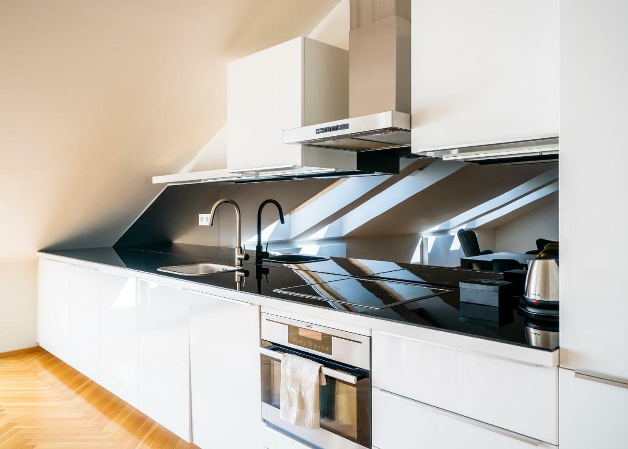 Luxurious Woodrow Wilson Apt In Prague Centre Экстерьер фото